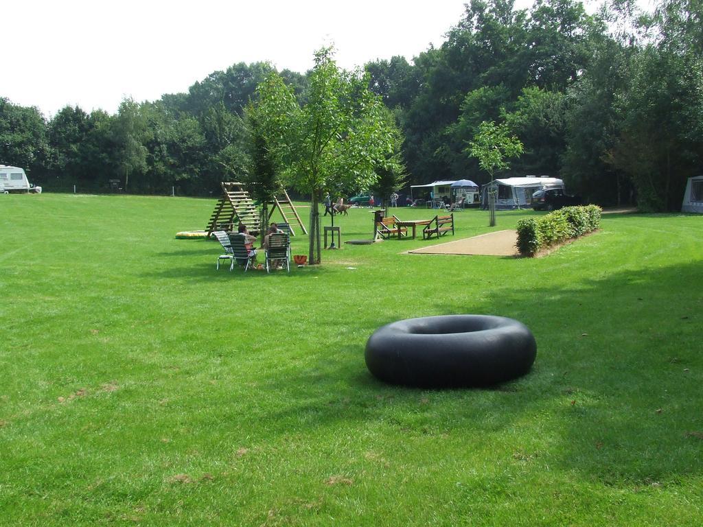 Holiday Home Ossa Basecamp Sint Odiliënberg الغرفة الصورة